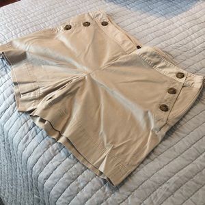 Ann Taylor shorts with decorative buttons - khaki